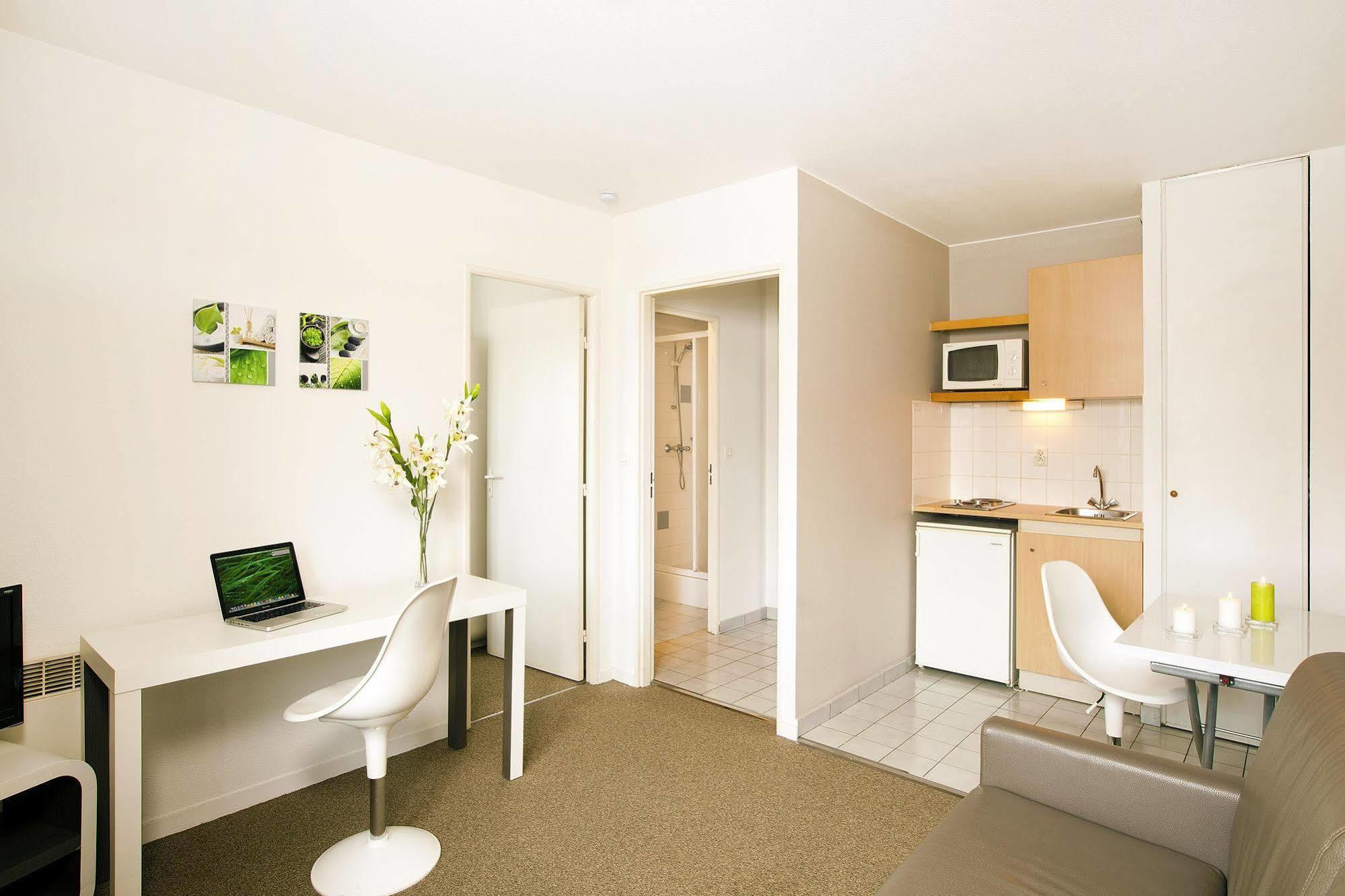 Sejours & Affaires La Rochelle Les Minimes Aparthotel Exterior photo